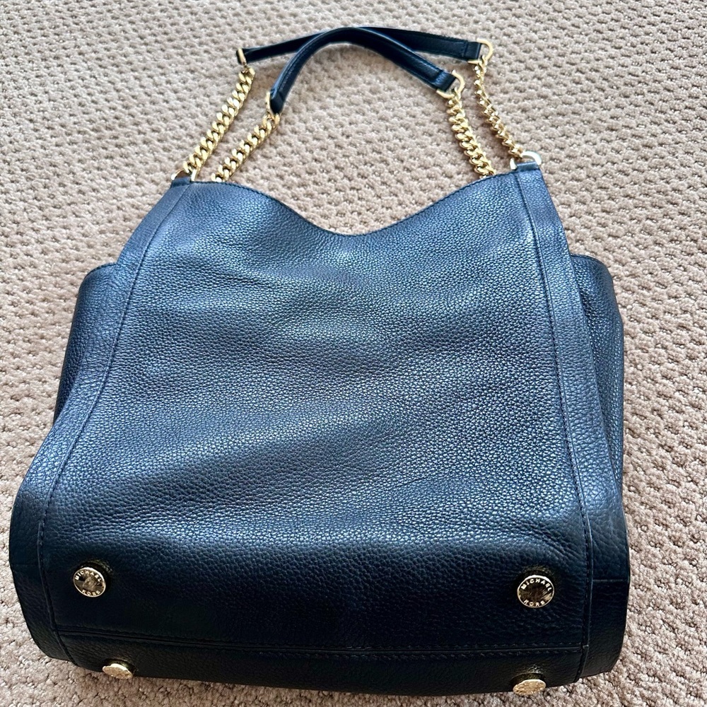 Michael Kors Black and Gold Shoulder Bag with Chain Strap - Picture 2 of 2